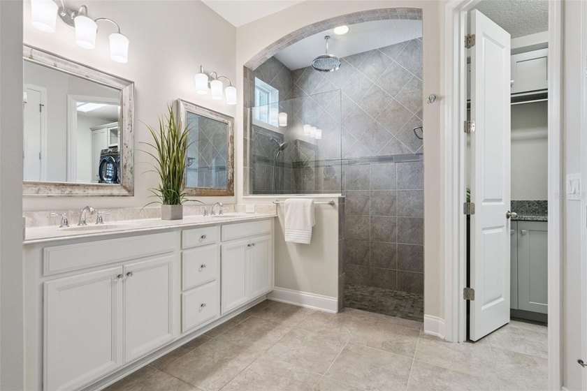 Under contract-accepting backup offers. Perfectly positioned - photo 44