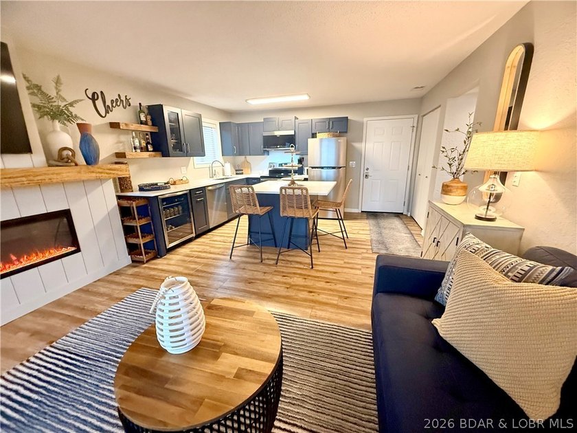 LUXURY LAKEFRONT WALK-IN LEVEL 12x28 SLIP + NEXT TO POINT POOL! - photo 4