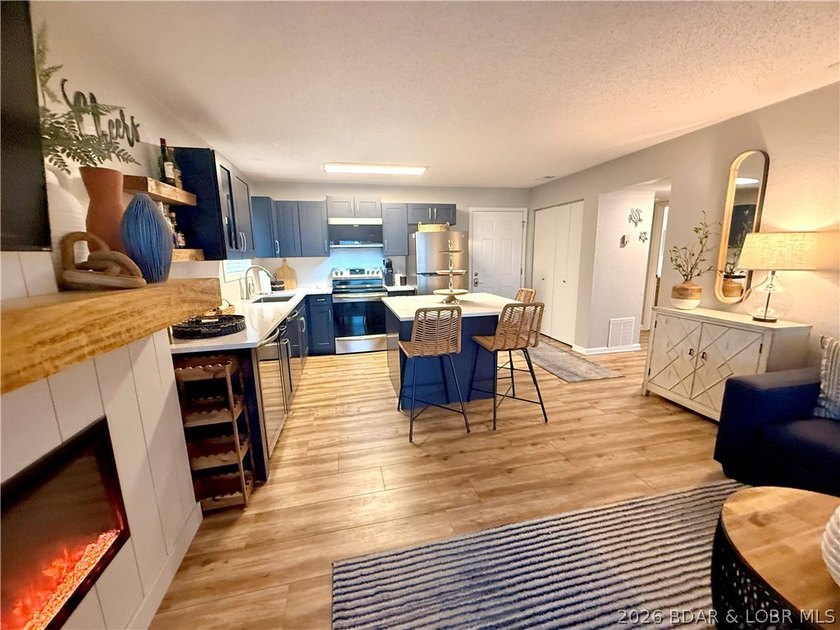 LUXURY LAKEFRONT WALK-IN LEVEL 12x28 SLIP + NEXT TO POINT POOL! - photo 7