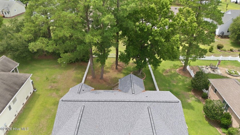 Motivated Seller--bring your offer! This beautifully maintained - photo 5