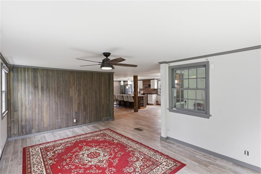 Welcome to 135 Glen Ellyn Way, a beautifully updated home - photo 4