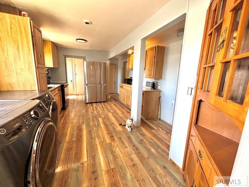 Welcome home to this adorable and conveniently located, 3 - photo 6