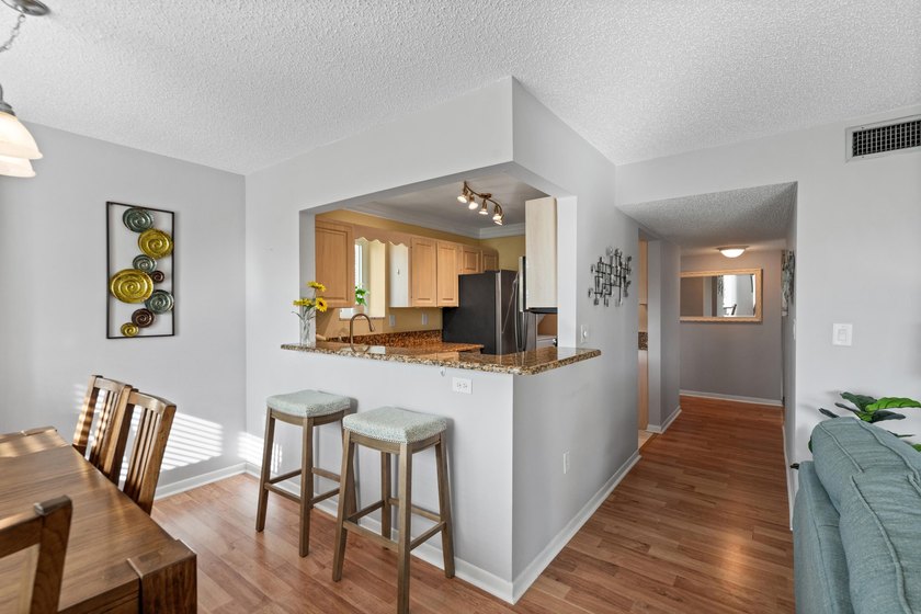 Rarely available 3-bedroom, 2-bath, glass-enclosed flex/sunroom - photo 32