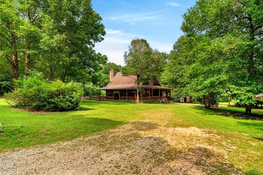Don't miss this log cabin full of Rustic charm located in - photo 2