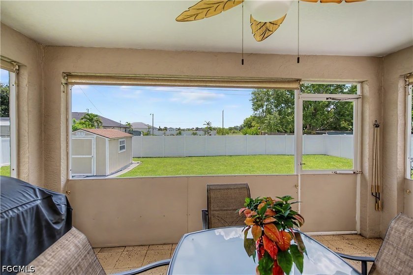 Meticulously cared for home with a FENCED yard and upgraded ROOF - photo 22