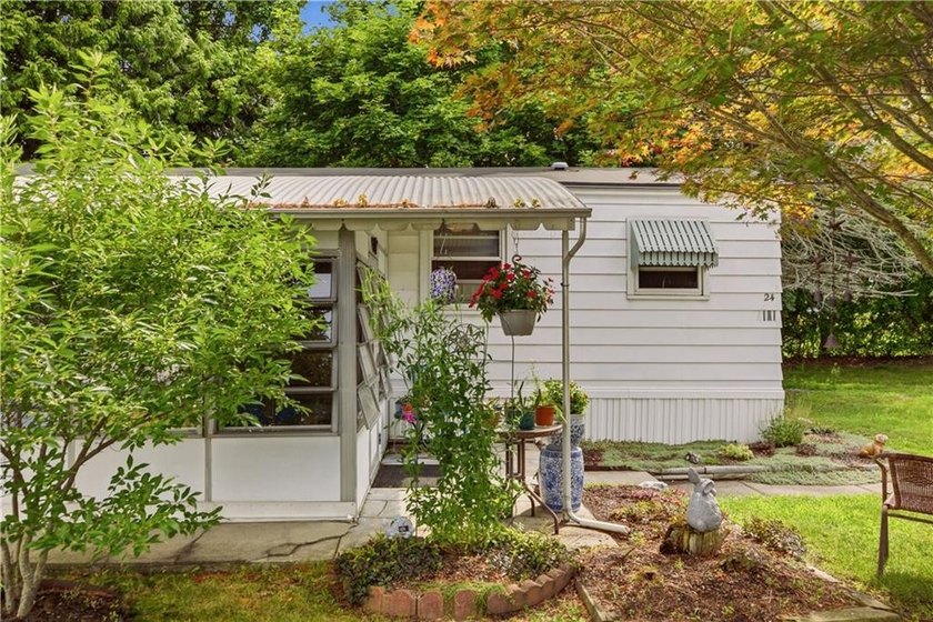 Are you looking to downsize, or for a year round vacation - photo 22