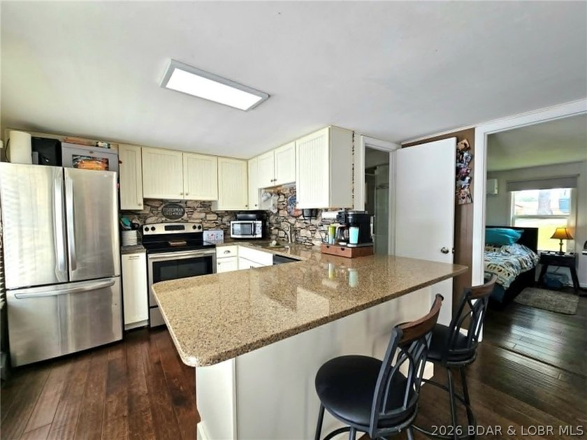 If you've been dreaming of owning a place at the Lake, this - photo 4