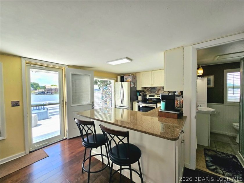 If you've been dreaming of owning a place at the Lake, this - photo 6