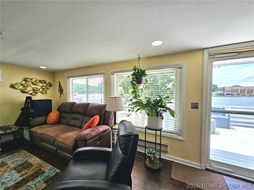 If you've been dreaming of owning a place at the Lake, this - photo 8
