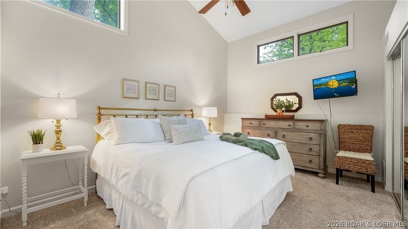 Professionally remodeled to perfection, this gorgeous Lake Ozark - photo 10