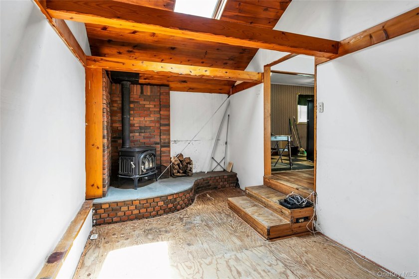 Great Opportunity! Ranch with 3 Bedrooms, Bath, Converted Garage - photo 7