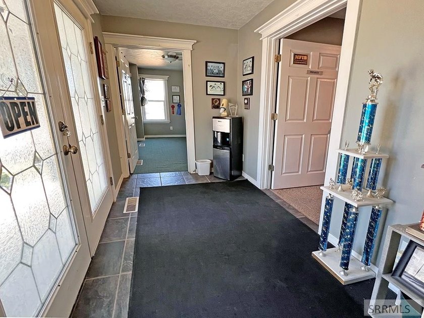 GREAT LOCATION FOR BUSINESS OPPORTUNITY! Property includes 2 - photo 8