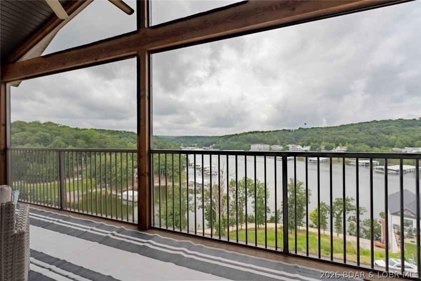 Prime Lake View Villa at The Villas at Tuscany! This barely used - photo 2