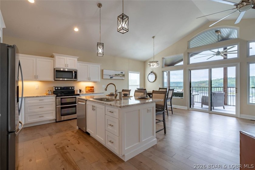 Prime Lake View Villa at The Villas at Tuscany! This barely used - photo 4