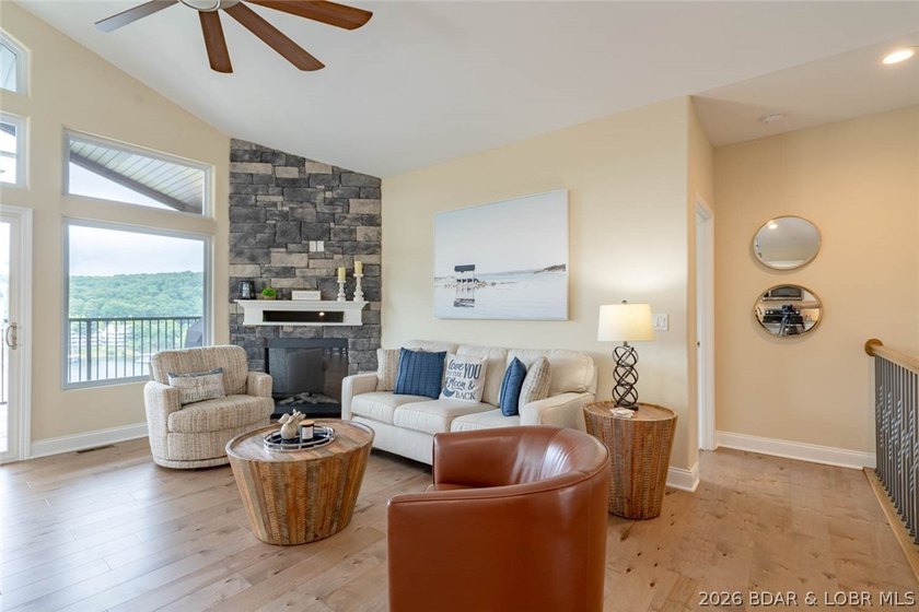 Prime Lake View Villa at The Villas at Tuscany! This barely used - photo 6