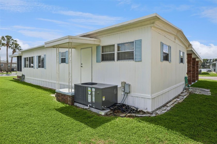 Under contract-accepting backup offers. Welcome to easy Florida - photo 27