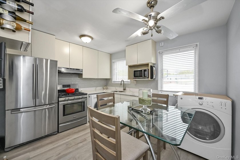 Move-In Ready Upper Two Bedroom in Bell Park Gardens! Offering a - photo 5