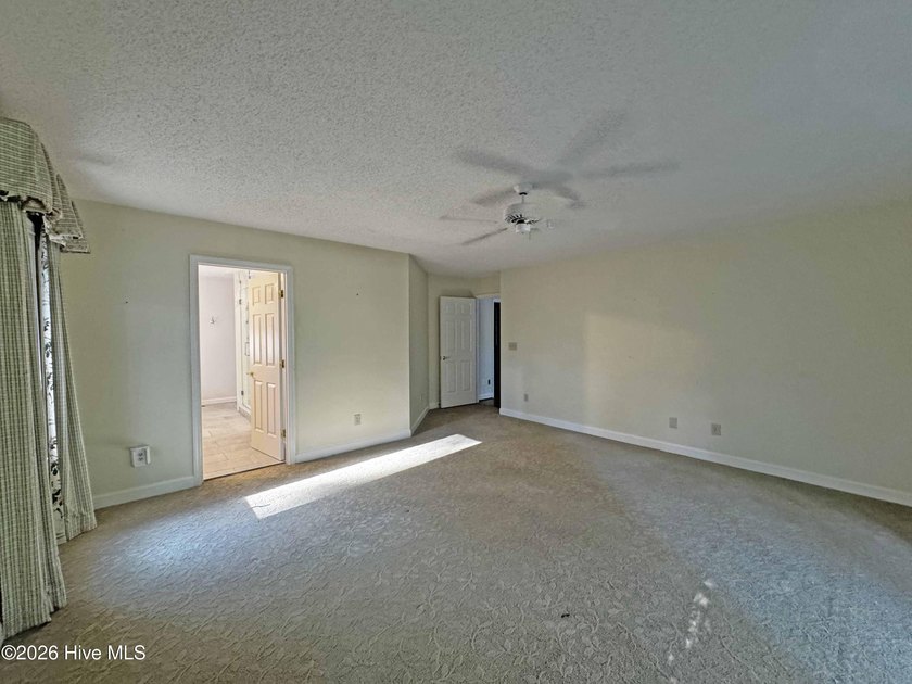 Enjoy peaceful waterfront living in this full-brick, 3-bedroom - photo 16
