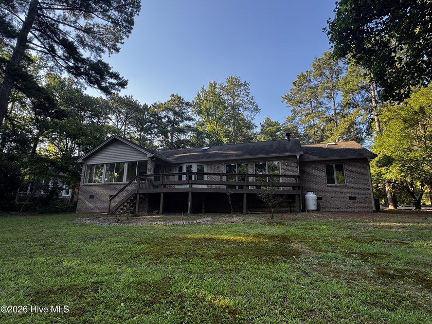 Enjoy peaceful waterfront living in this full-brick, 3-bedroom - photo 26