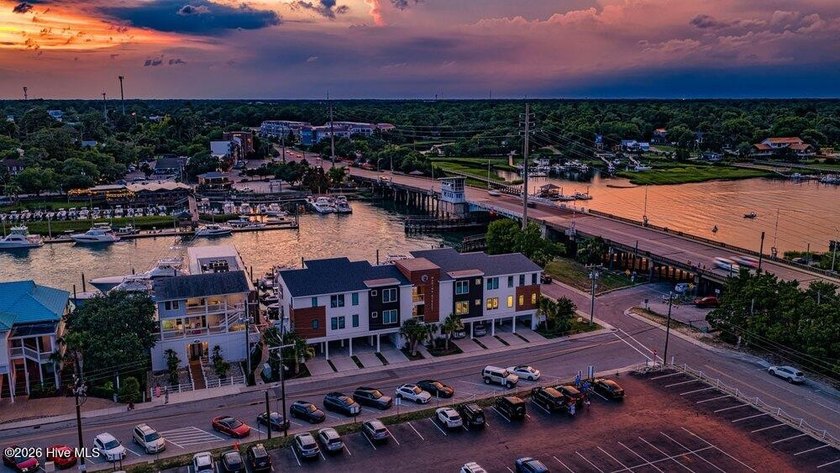 Experience modern waterfront luxury with some of the most - photo 3