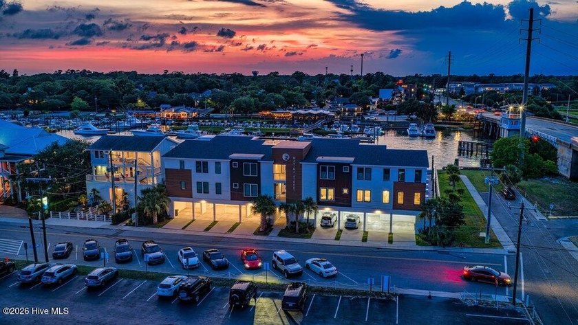 Experience modern waterfront luxury with some of the most - photo 5