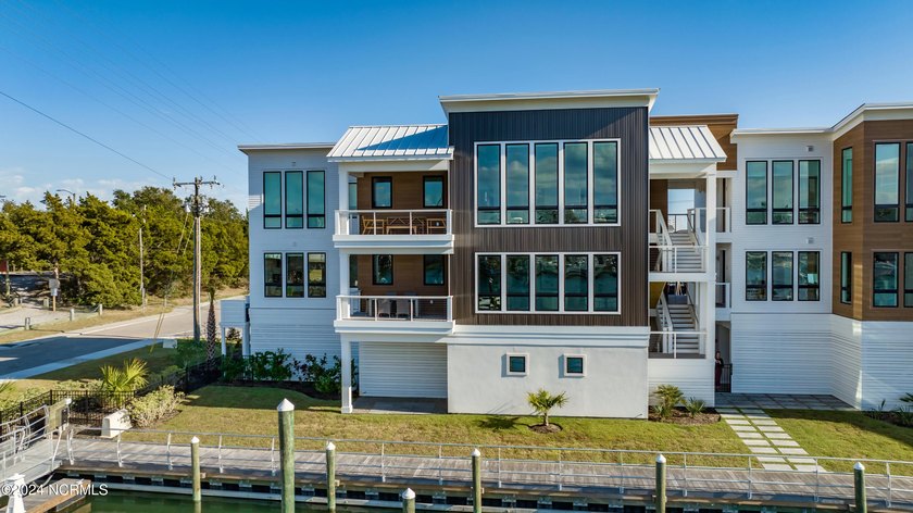 Experience modern waterfront luxury with some of the most - photo 6