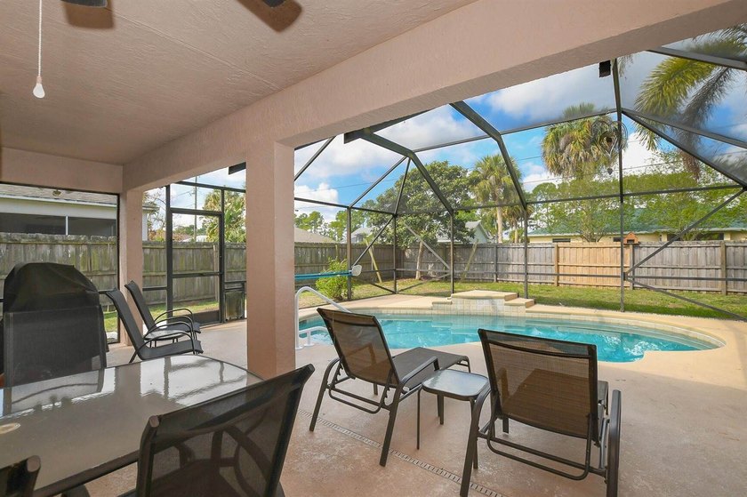 Beautiful 3BR/2BA/2CG pool home near Tradition with major - photo 8