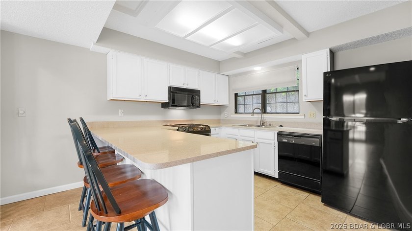 Opportunity to have a 6 bedroom condo is RARE! 6 bedrooms &amp; 3 - photo 10