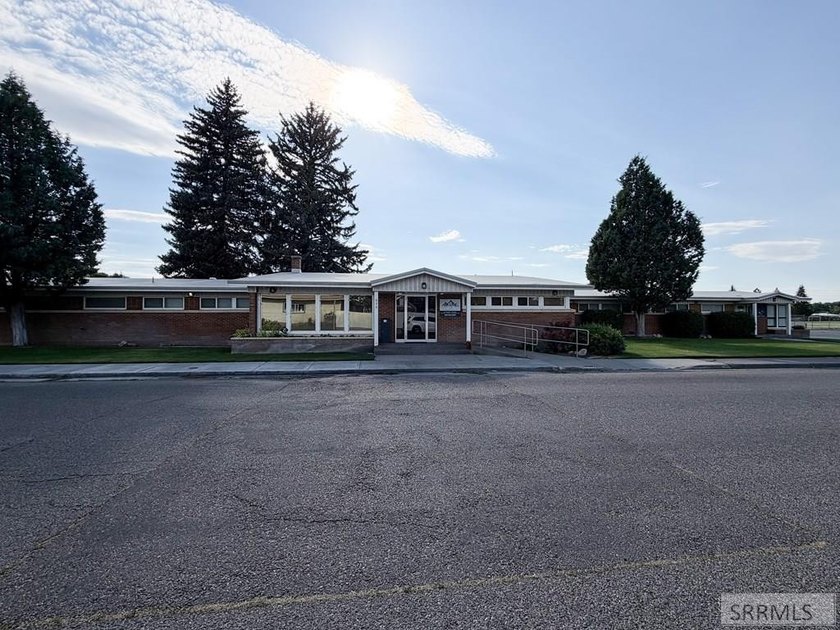 Exceptional commercial opportunity at 890 Oxford Drive in Idaho - photo 4