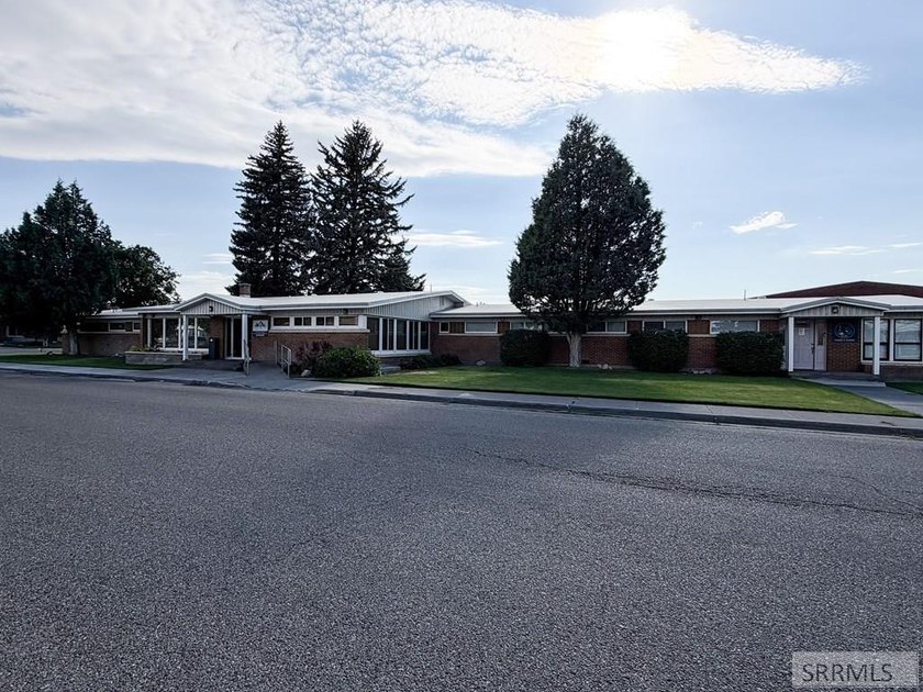 Exceptional commercial opportunity at 890 Oxford Drive in Idaho - photo 5