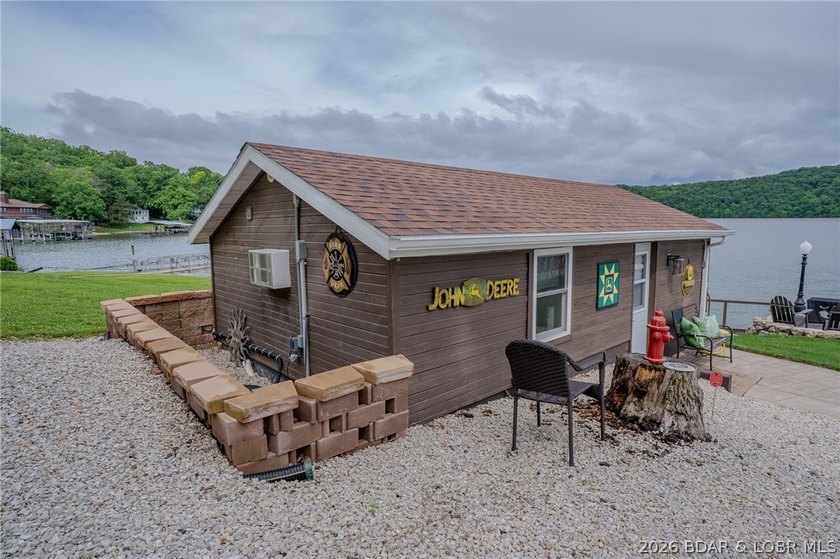 Rare opportunity to own a true Lake of the Ozarks waterfront - photo 6