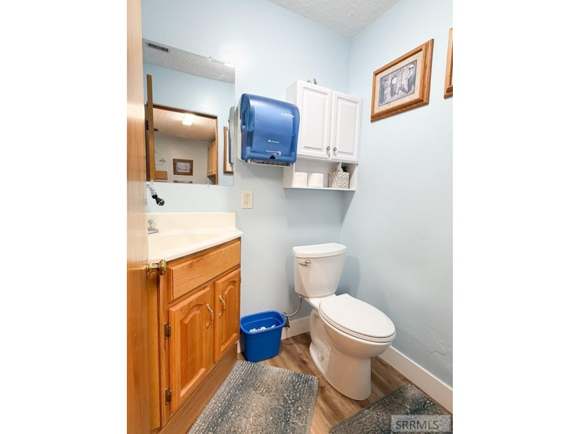 Exceptional commercial opportunity at 890 Oxford Drive in Idaho - photo 10