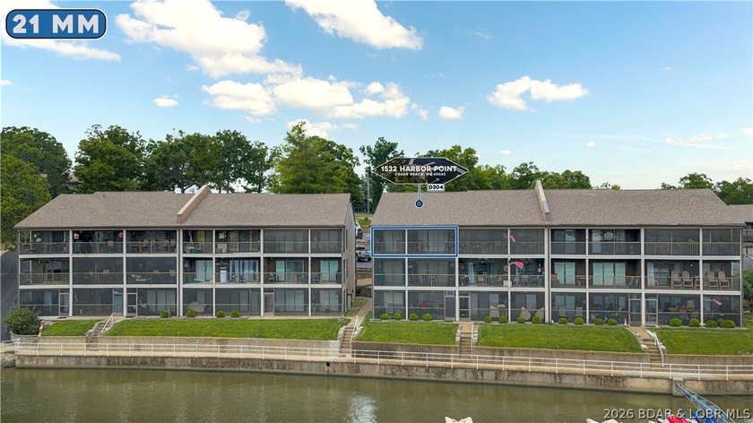 Welcome to the ultimate turn-key lake retreat at Harbor Point - photo 3