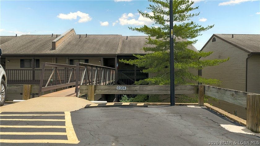 Welcome to the ultimate turn-key lake retreat at Harbor Point - photo 7