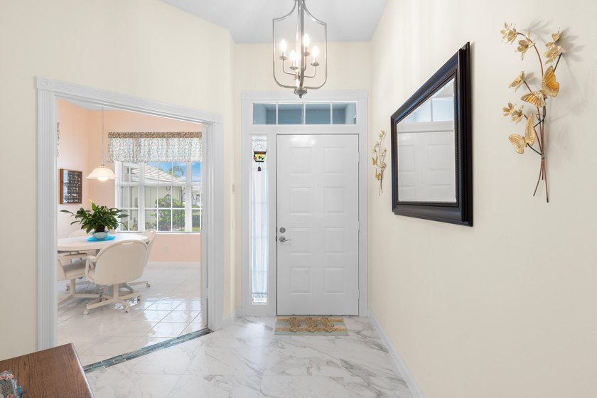 Welcome home to this meticulously maintained, newly painted - photo 19