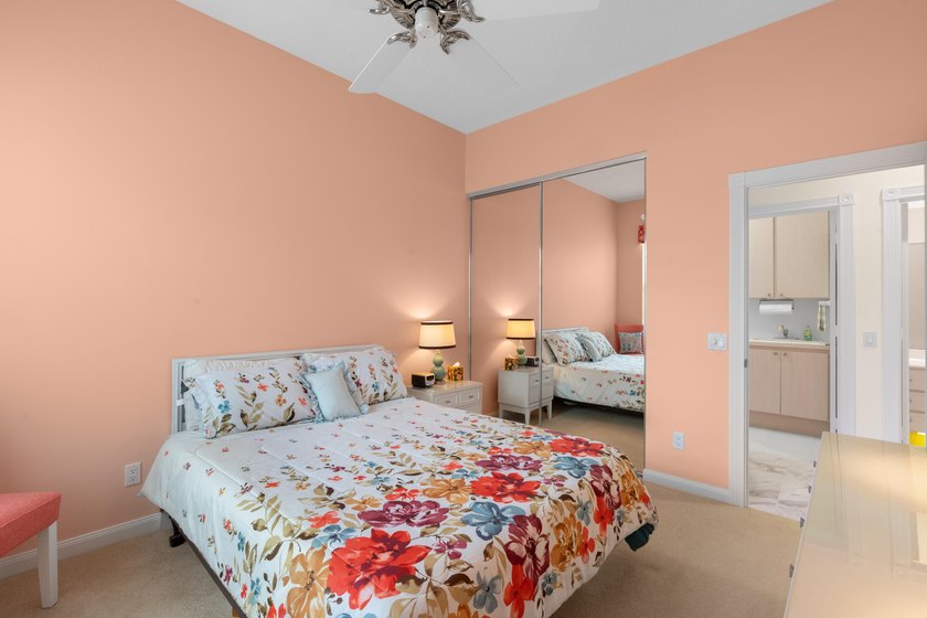 Welcome home to this meticulously maintained, newly painted - photo 33