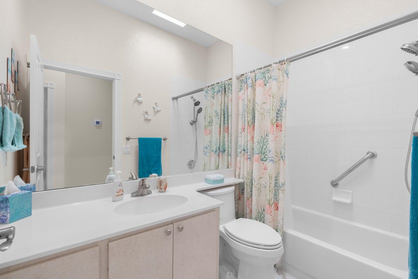 Welcome home to this meticulously maintained, newly painted - photo 35