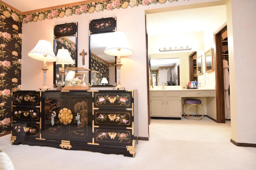 Welcome home. Beautifully maintained condo in PRIME location - photo 9