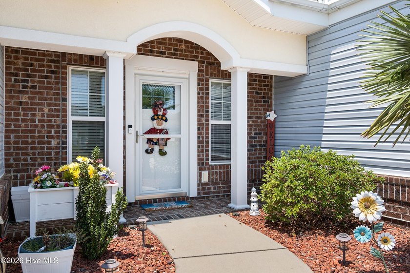 This extremely well-kept and updated townhouse in the - photo 5