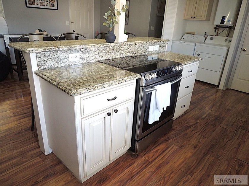 Hard to find 1-level home with a great-room for the - photo 6