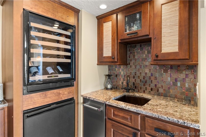 Experience tranquil lakeside living in this luxurious 3BR/3BA - photo 10