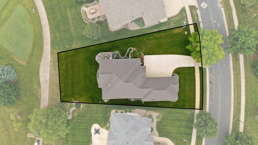 Some homes are new. This one is better. Lovingly maintained and - photo 11