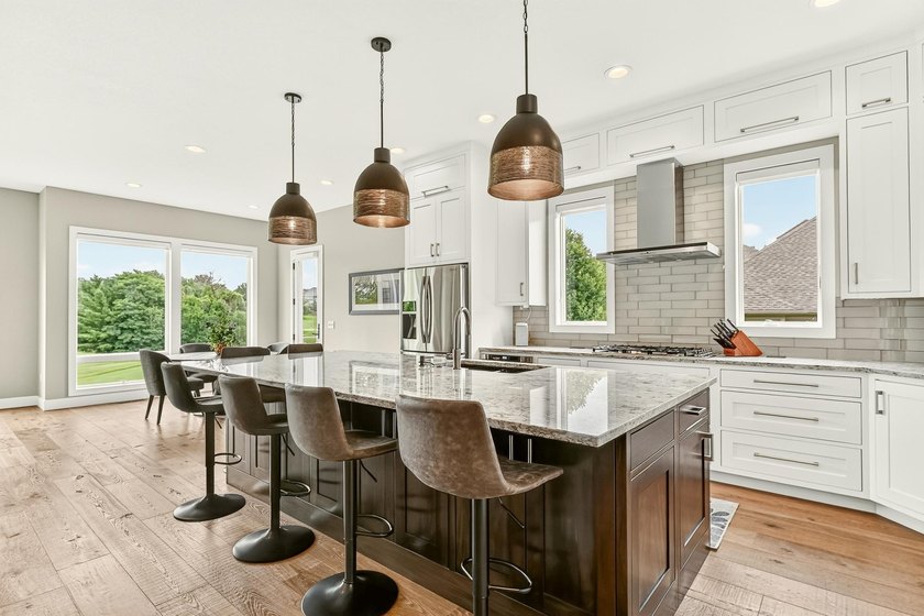 Some homes are new. This one is better. Lovingly maintained and - photo 25