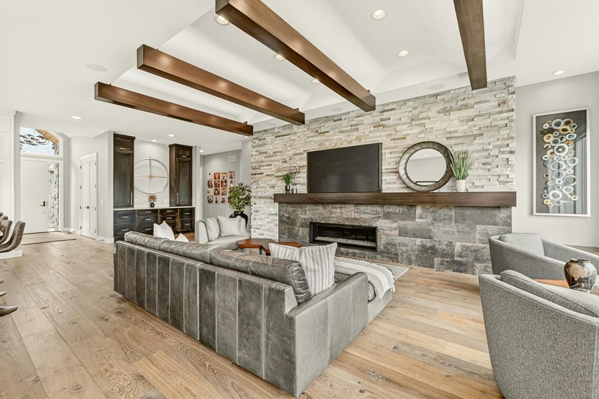 Some homes are new. This one is better. Lovingly maintained and - photo 33