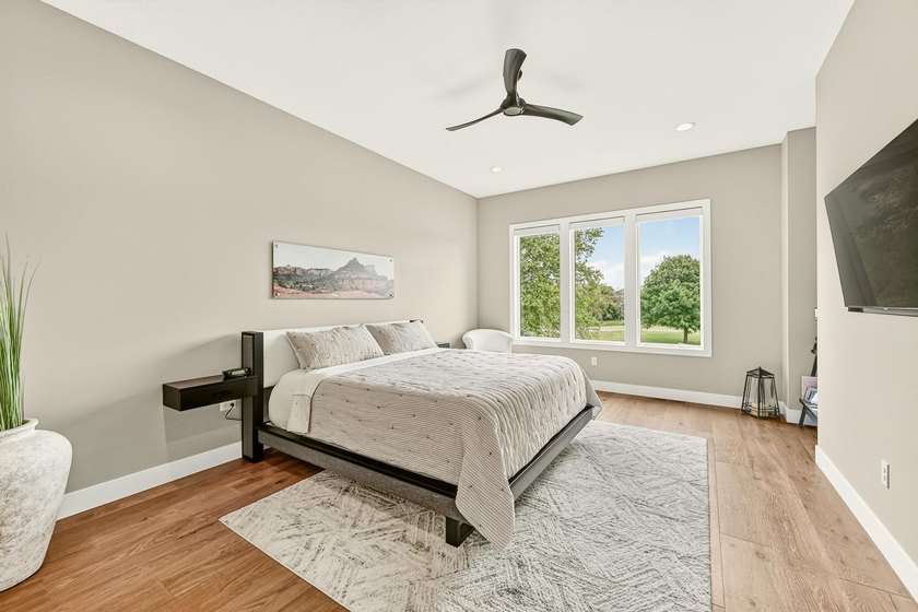 Some homes are new. This one is better. Lovingly maintained and - photo 38