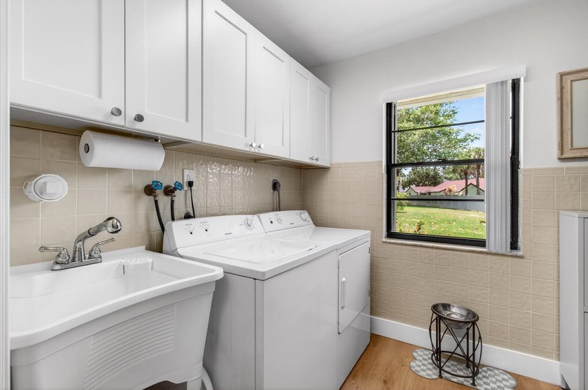 Experience modern luxury in this impeccably renovated corner - photo 43