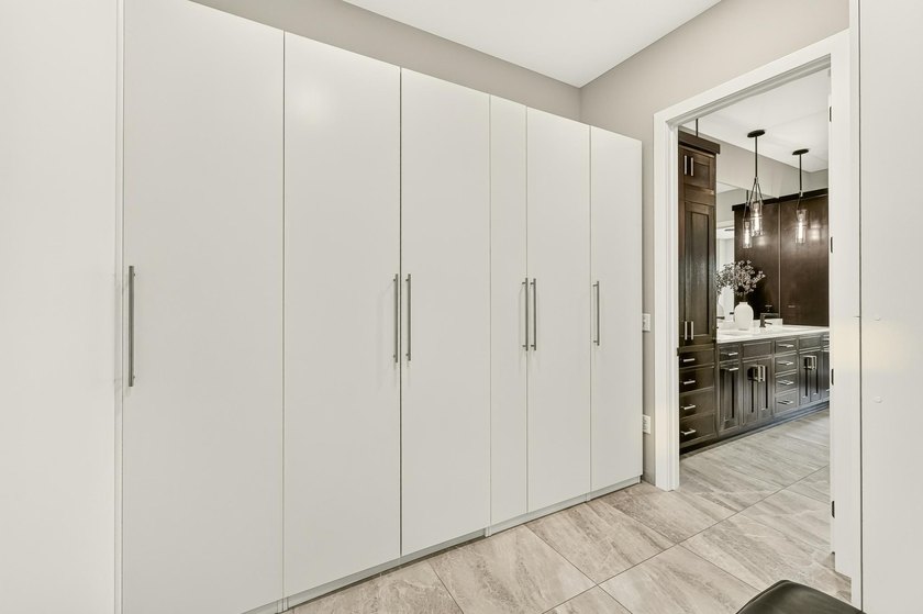 Some homes are new. This one is better. Lovingly maintained and - photo 43