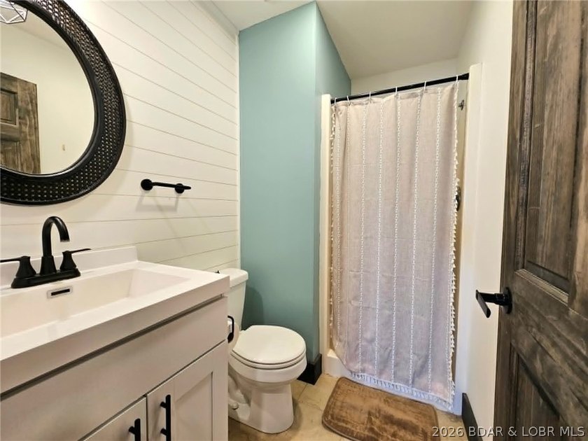 Two beautifully remodeled lakefront homes offering an incredible - photo 6