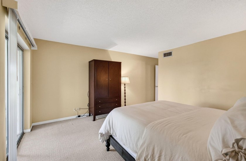 Step into this 2 bed/2 bath condo on 2nd Floor of 2-story - photo 22