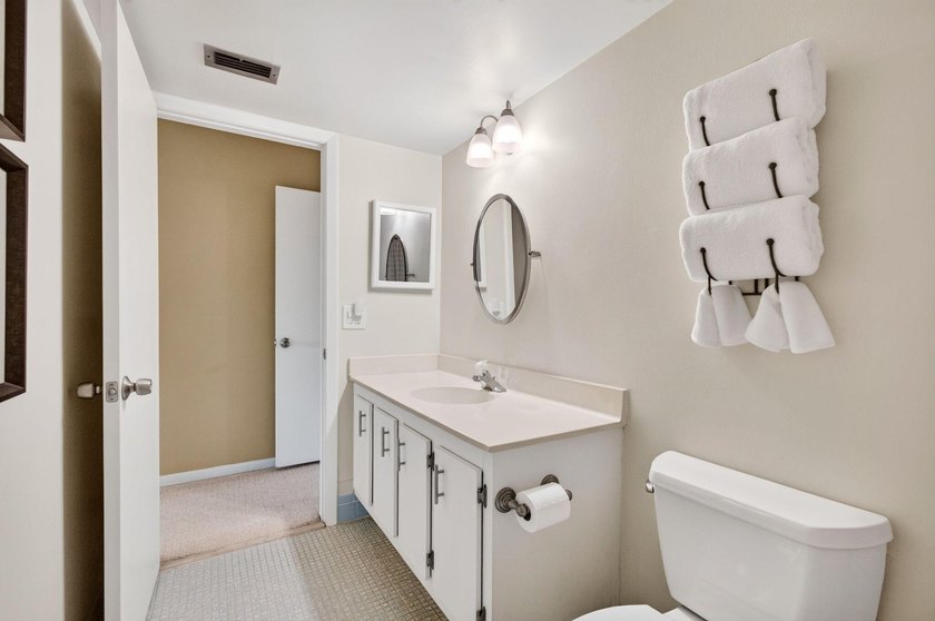 Step into this 2 bed/2 bath condo on 2nd Floor of 2-story - photo 25